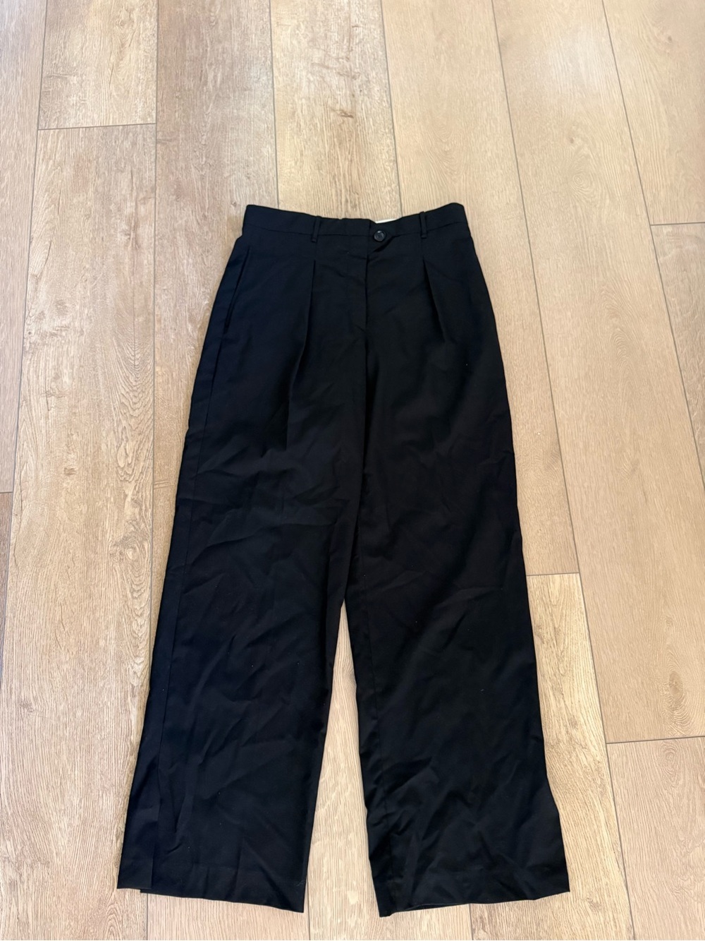 Zara Black Wide-Leg Pleated Trousers
